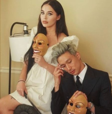 Deavan Clegg si dating her new boyfriend Topher Park.