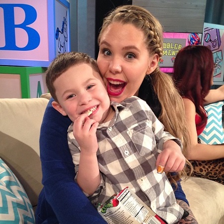 Kailyn Lowry and her first son in 2014.