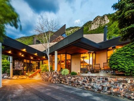 Post Malone owns a multimillion-dollar 13,000-square-foot home in Northern Utah.