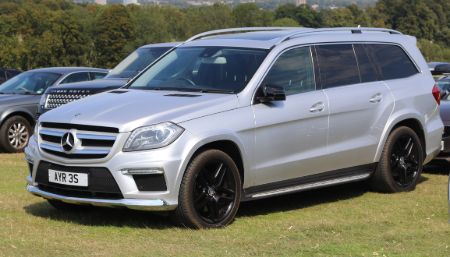 Simon Pegg rides Mercedes-Benz GL.