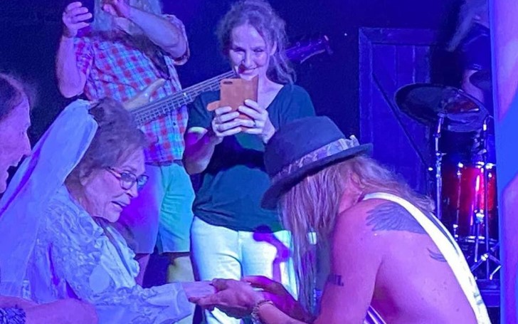 Loretta Lynn and Kid Rock Tie the Knots