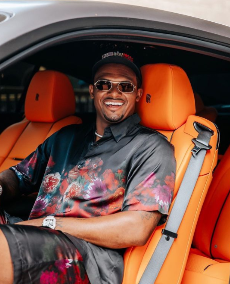  Deshaun Watson is in his car.