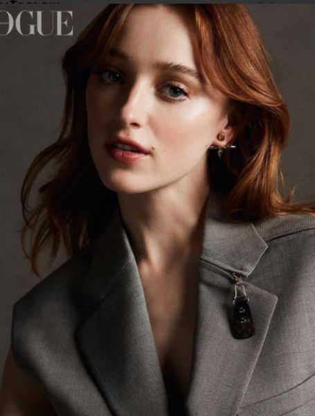 At fourteen, Phoebe Dynevor landed her first acting role as Siobhan Mailey in the BBC's comprehensive school series Waterloo Road in 2009.