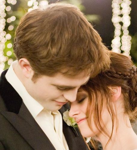 Several stars from the popular Twilight series are hoping for a sequel.