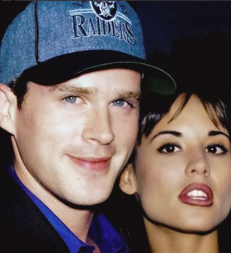 Dominique Elwes is the daughter of Cary Elwes, a well-known American actor, writer and producer, and photographer Lisa Marie.