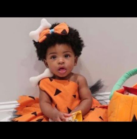 FL star Lamar Jackson posted a picture of his baby girl named Milan, who he calls by her nickname Lani. Yes, you read that right Jackson is a father now.