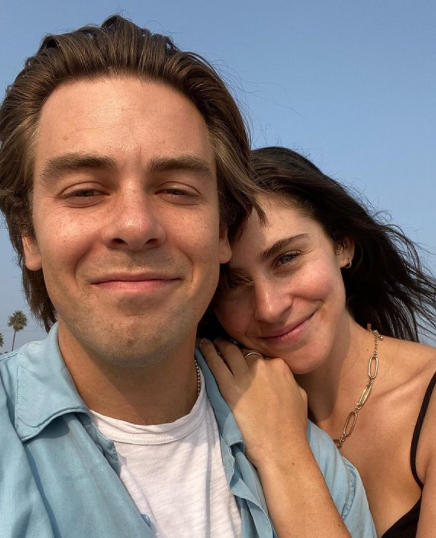 Kelsey Kreppel is a straight woman in a relationship.