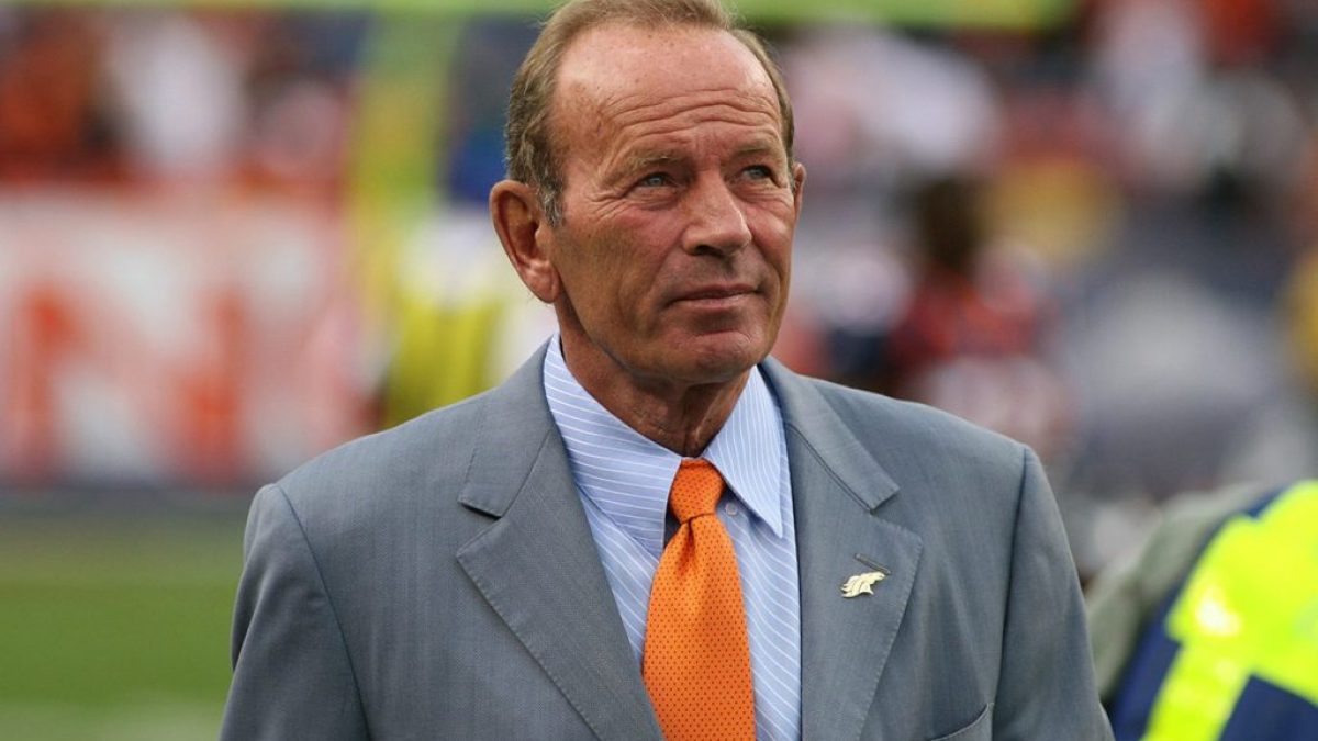 Due to Alzheimer disease Pat died at the age of 75