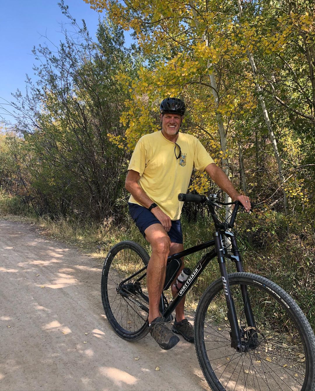 Former Utah Jazz basketball player Mark Eaton has died at the age of 64.