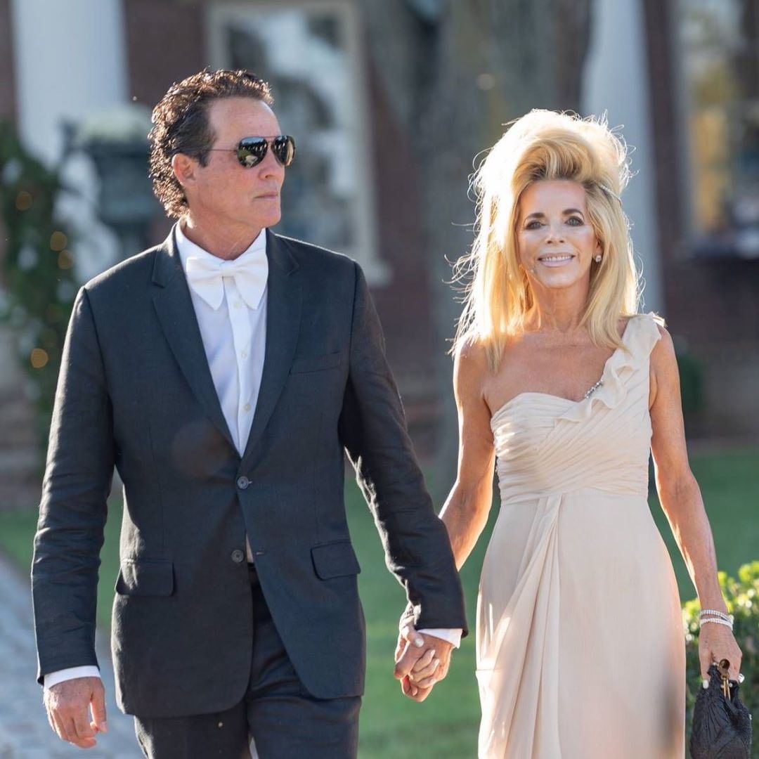 Joe Lara and his wife Gwen Lara died in a plane crash.