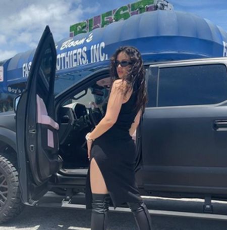  Rosalía is a millionaire with a total net worth of nearly $2.6 million.