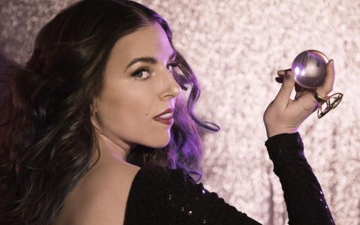 Eliza Skinner's Net Worth in 2021 - Everything To Know About Her Earnings and Income 