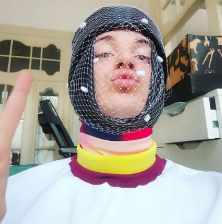 Sander Bos seems to be possibly single asof 2021.