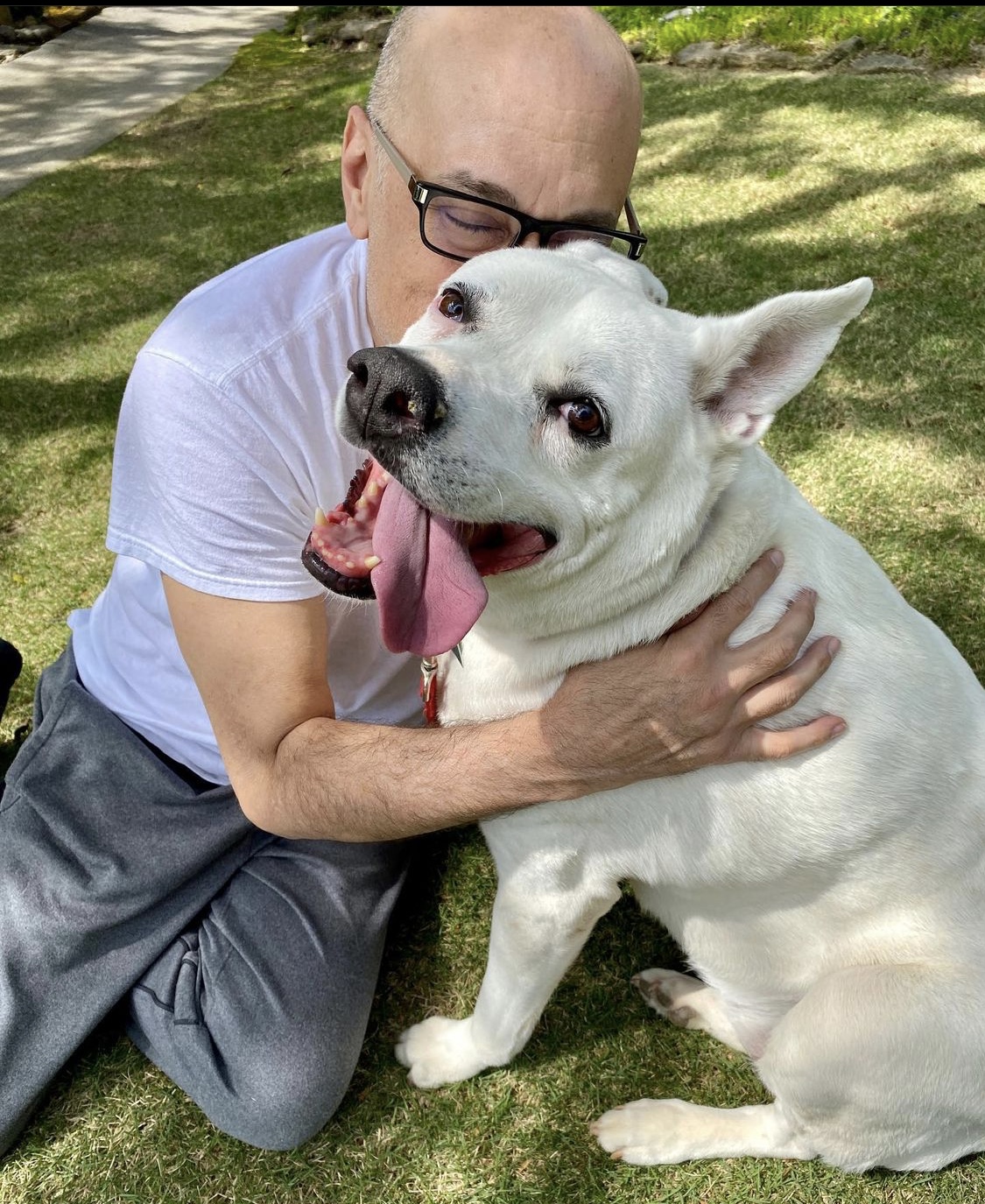 Melissa Ponzio is married to Kenny Alfonso.