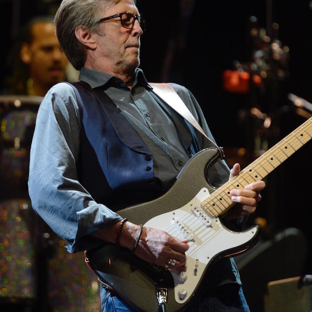  Eric Clapton holds a gigantic net worth of&nbsp;$450 million&nbsp;as of 2021.