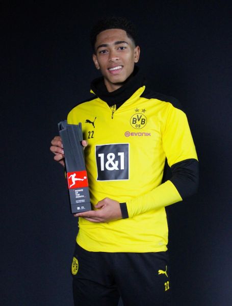 Jude Bellingham is showing his award.