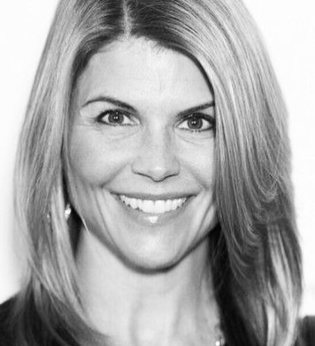 Lori Loughlin and Mossimo Giannulli's Los Angeles home was broken into, with robbers allegedly stealing $1 million worth of jewelry.