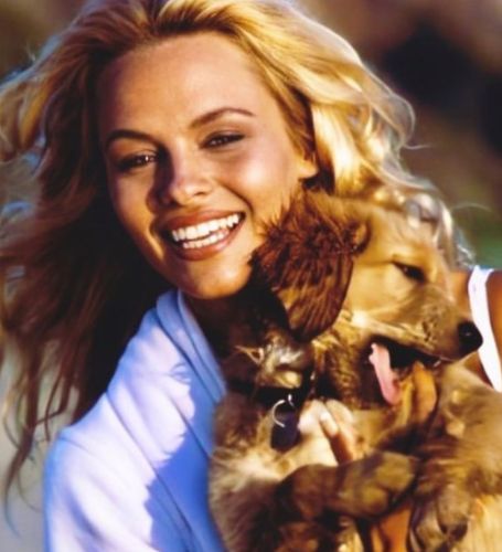 Anderson was married to Kid Rock, a musician, from 2006 to 2007.