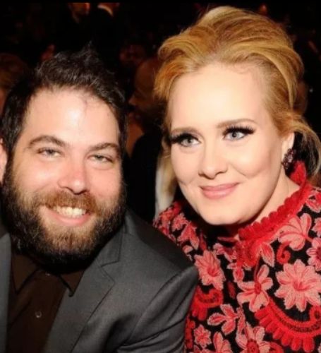 On April 17, 1974, Simon Konecki was born in New York.