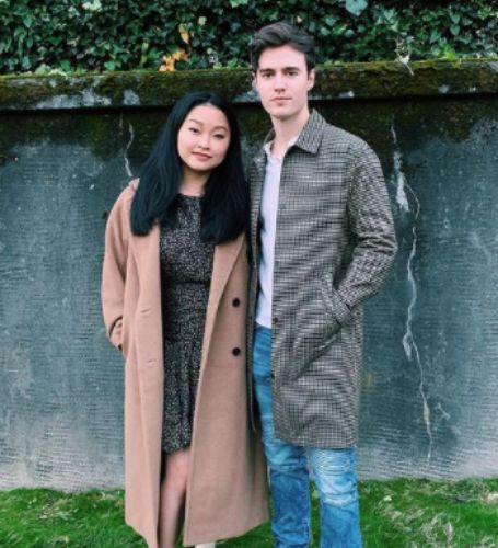 Anthony de la Torre made his acting debut in the film Go, Diego, Go! as Willie the Whistling Duck, for which he was credited as Antonio Cabrera. 