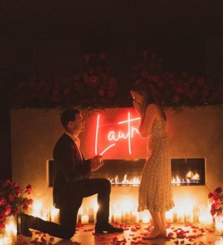 No, Taylor Lautner is not married, but he is engaged to Taylor Dome. 