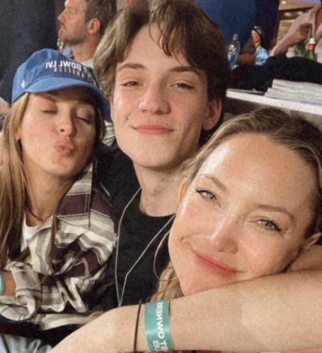 Following Kate Hudson and Chris Robinson's divorce, Robinson sought sole custody of their son, Ryder Robinson.