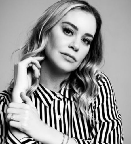 In 2007, Vero Rodríguez started her career as a reporter for Pumas TV.