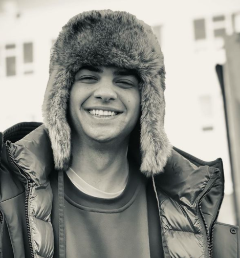 Noah Centineo is rumored to be in a relationship with Stassie Karanikolaou.