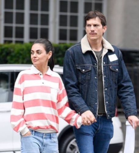 Ashton Kutcher has shown his support for Ukraine.