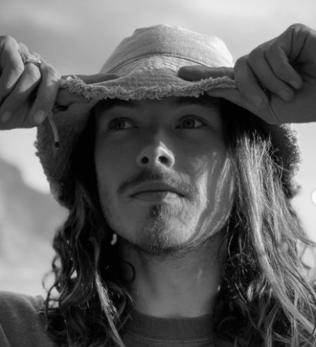 Sam Corlette was born on April 23, 1995, in Central Coast, New South Wales, Australia. 