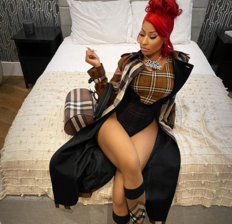 Nicki Minaj denied that she has gone under the knife in her face.