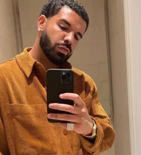 Robbie Williams' massive mansion is purchased by Drake.