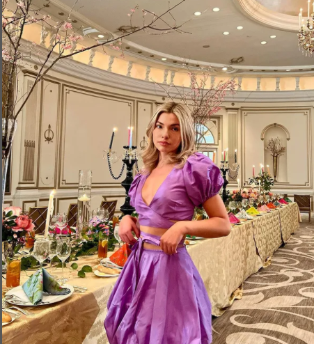 Kit Keenan is the daughter of the famous fashion designer Cynthia Rowley.