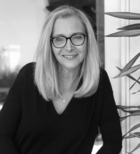 On July 30, 1963, Lisa Kudrow was born in Los Angeles.