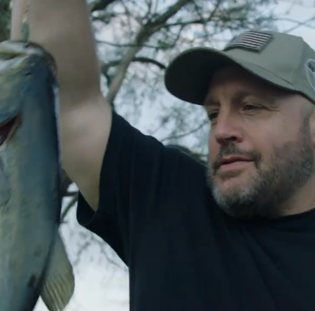 Kevin James and his wife Steffiana de la Cruz tied the knot in June 2004.