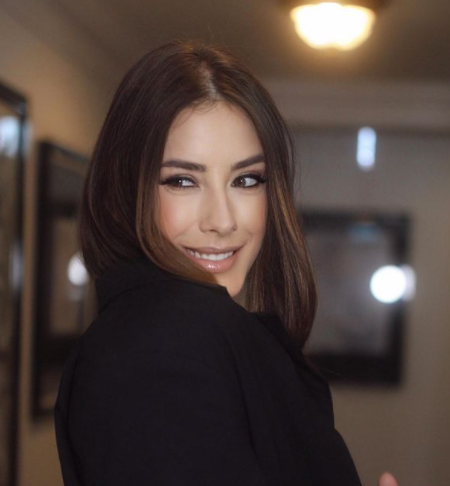 Brenda Patea is a model