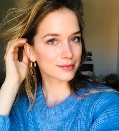 Nieku Manshadi is married to his wife Elizabeth Lail, a stunning actress.