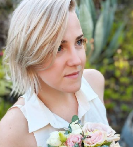 Hannah Hart is one of the most entertaining YouTubers.