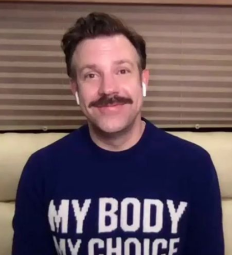 Jason Sudeikis got his start in improv comedy by joining a few different organizations.