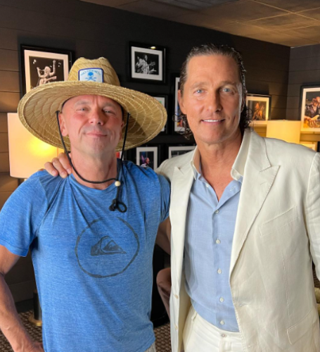 Kenny Chesney auditioned for Troy Tomlinson of Opryland Music Group in 1992 and was hired as a songwriter. 