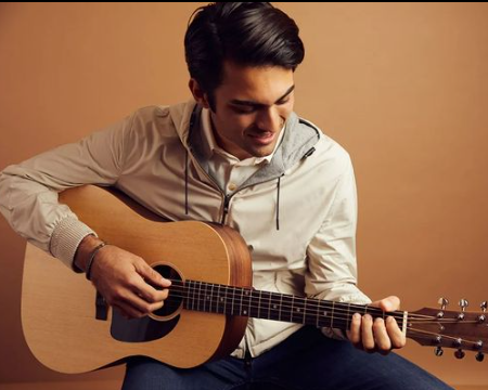 Matteo Bocelli is not in a relationship at present.