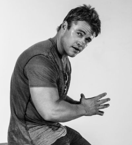 At the National Institute of Dramatic Art, Luke Hemsworth received acting training.