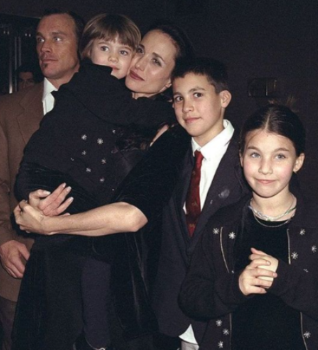 Paul Qualley is Rainey Qualley's father. 