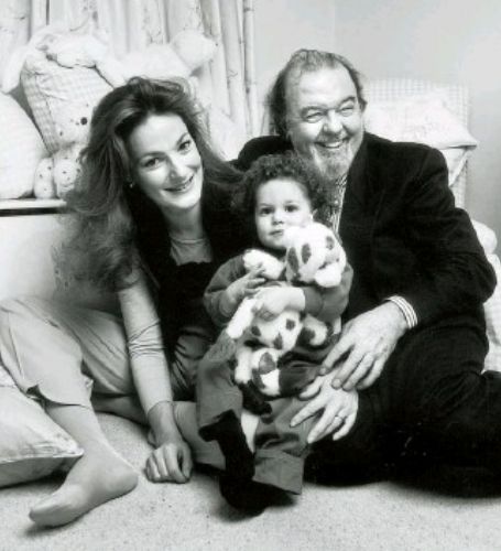 Emma Hall is born to Nicki Frei and Sir Peter Hall.