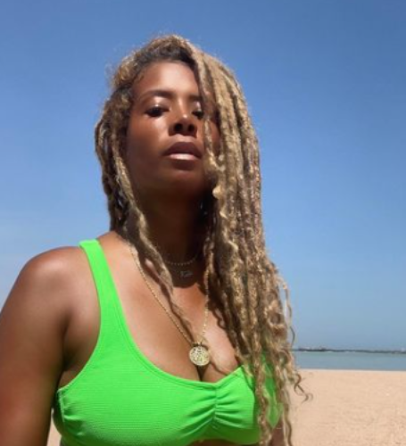 Kelis started recording her debut album, Kaleidoscope, in mid-1998 and completed it in less than a year.