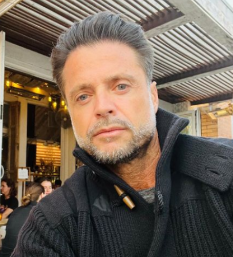 Brooke Burke and Baywatch star David Charvet made a stunning couple.