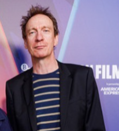 Anna Friel began dating fellow actor David Thewlis in 2001 after meeting on a flight.