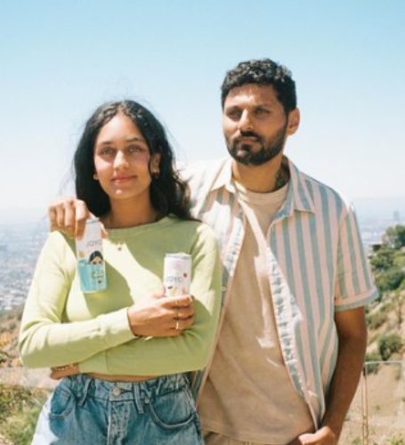 Jay Shetty met Gauranga Das in business school, a monk who was invited to speak at the school about selflessness and living a minimalist lifestyle. 