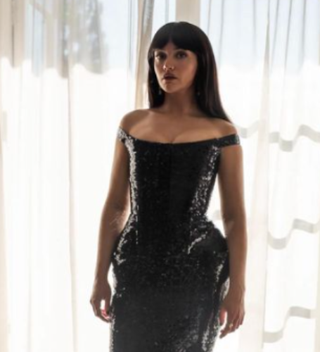 On December 27, 1993, Olivia Cooke was born in Oldham, Greater Manchester.