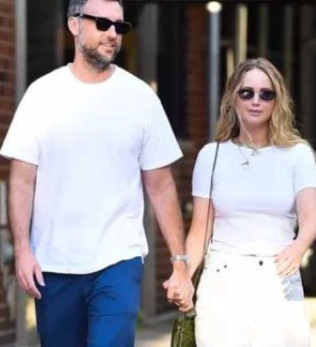 Jennifer Lawrence's husband is Cooke Maroney, an art dealer.